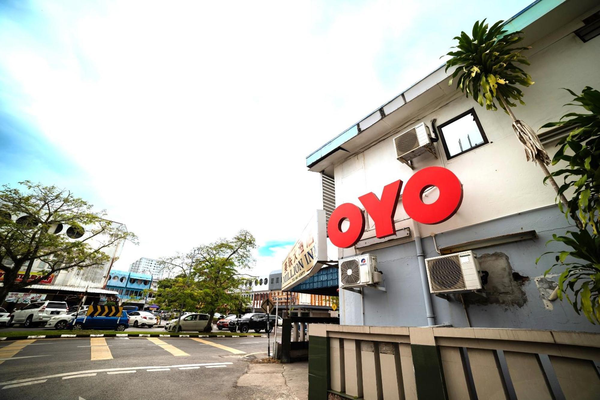 Oyo 90208 Milion Inn Miri Ngoại thất bức ảnh