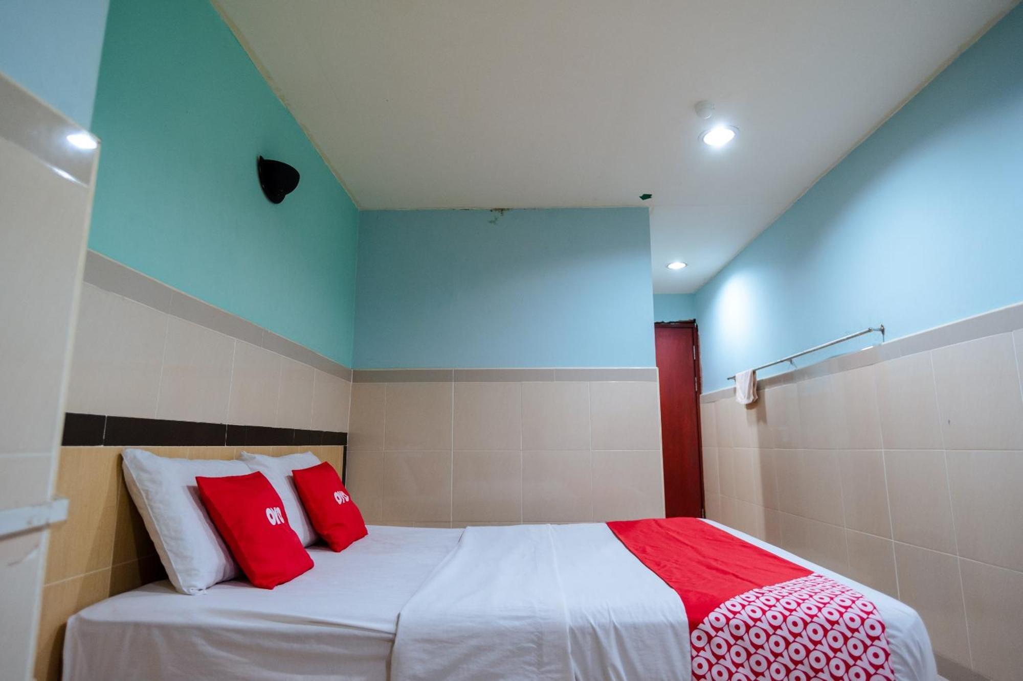 Oyo 90208 Milion Inn Miri Ngoại thất bức ảnh